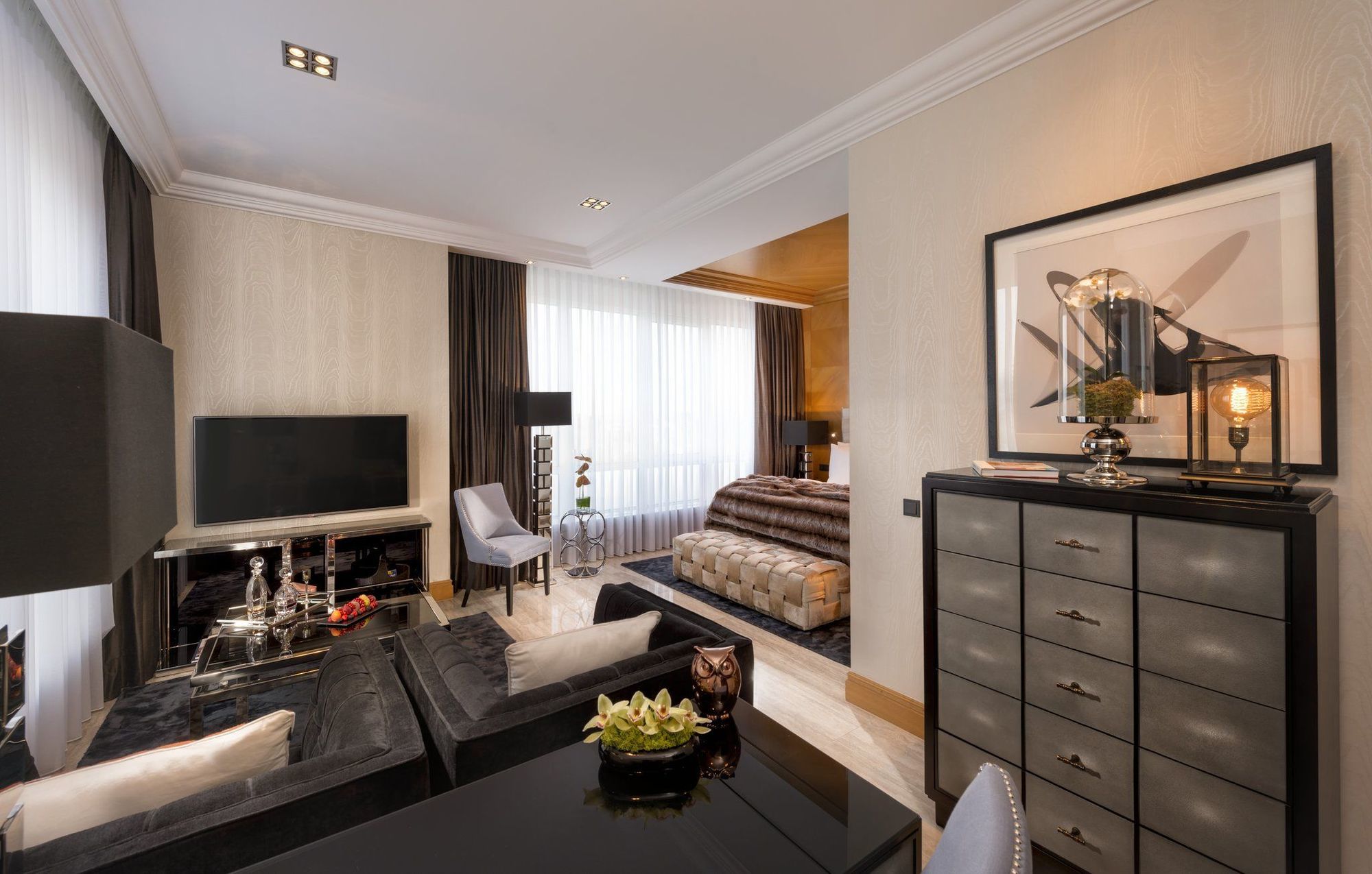 Hotel Palace Berlin Kültér fotó A suite at the Mandarin Oriental, Munich