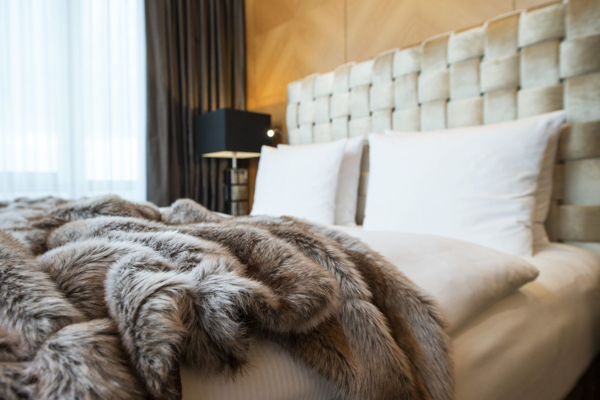 Hotel Palace Berlin Kültér fotó Mink fur throw