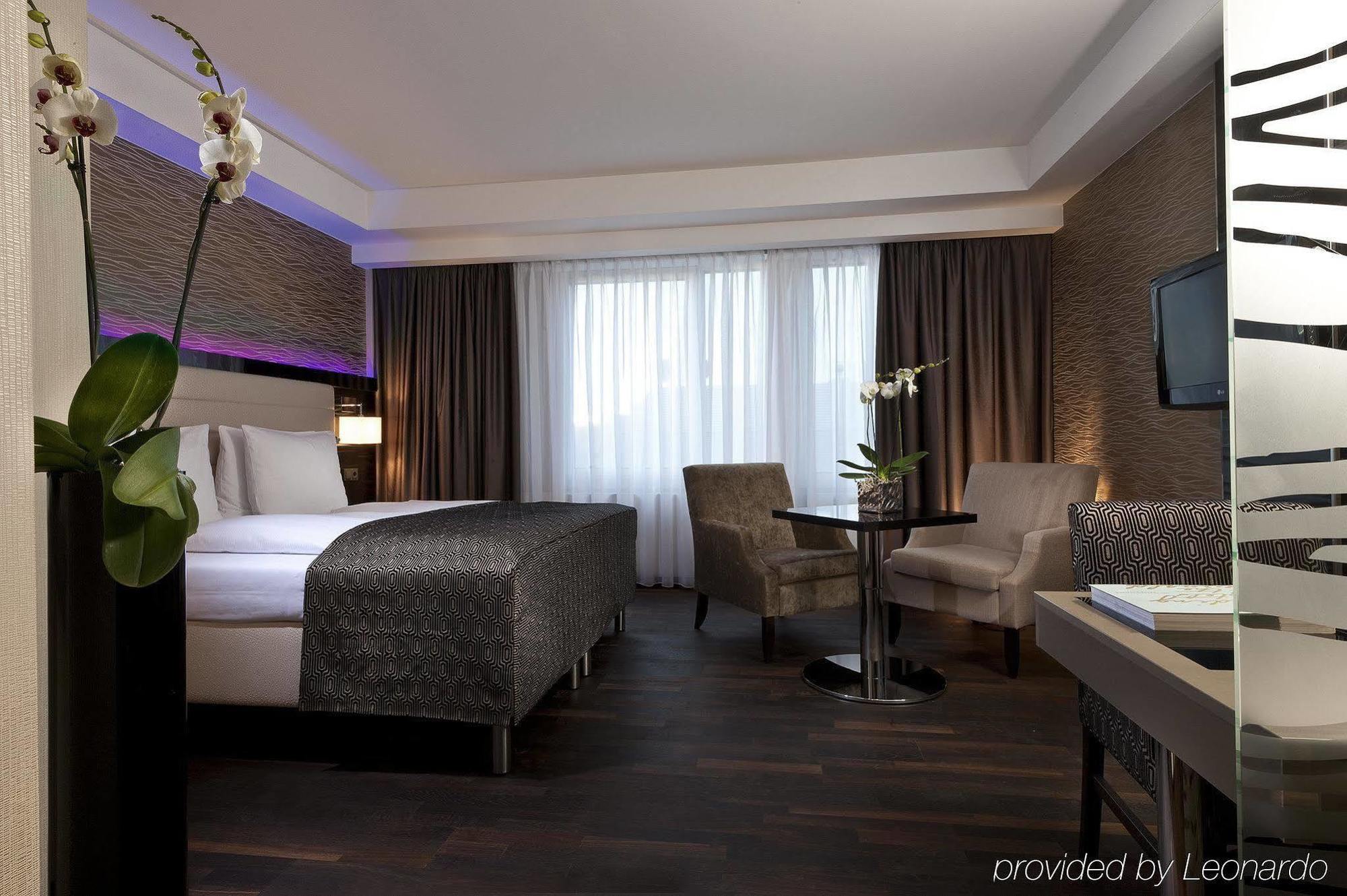 Hotel Palace Berlin Szoba fotó A room at the hotel